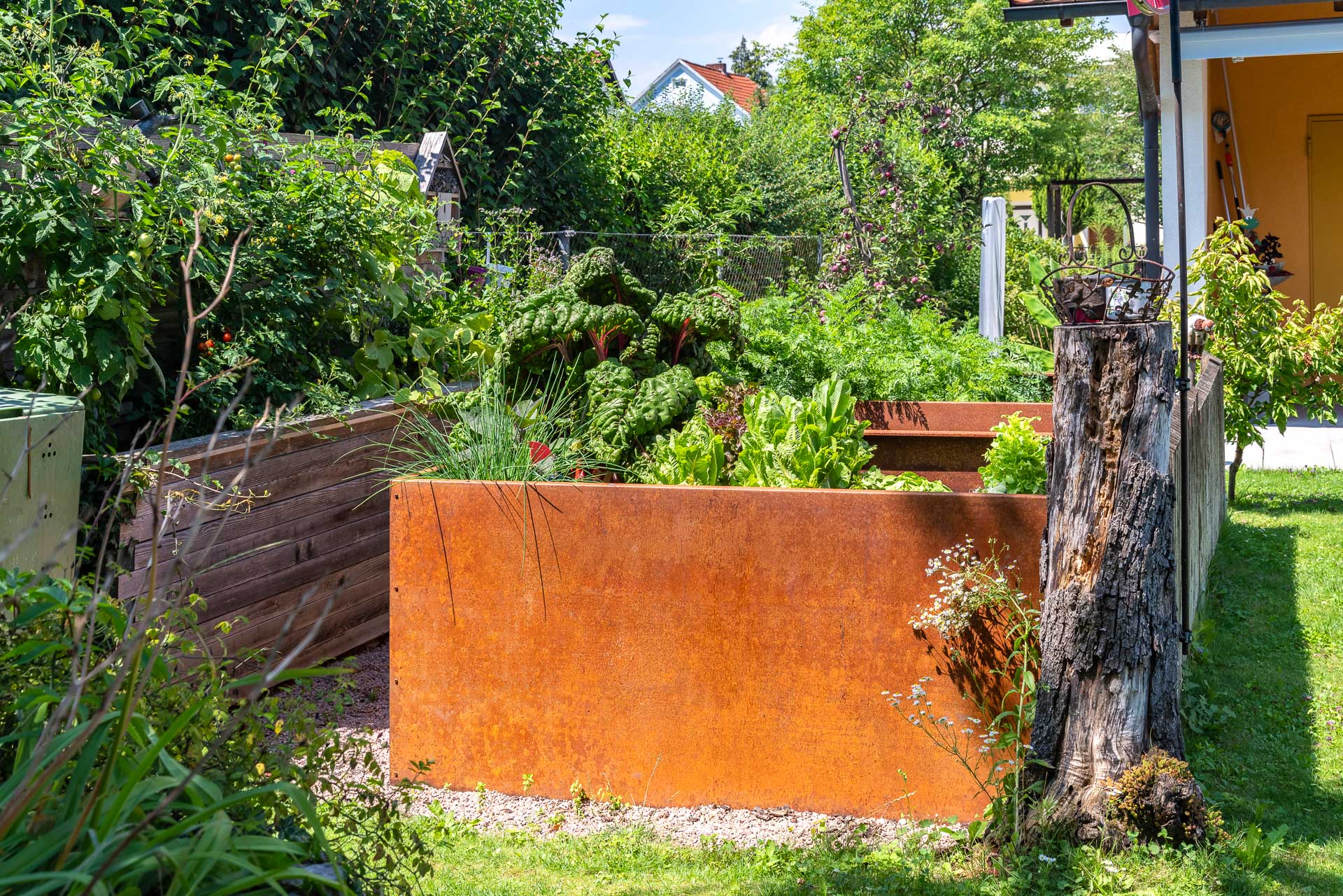 meinegartenfreude-hochbeet-metall-rost-garten-beispiel-20